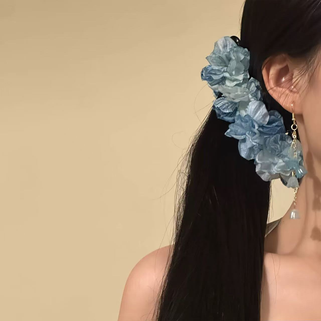 雾霾蓝2025夏季新款超仙气质蓝色花朵香蕉夹高马尾竖夹鲨鱼夹女