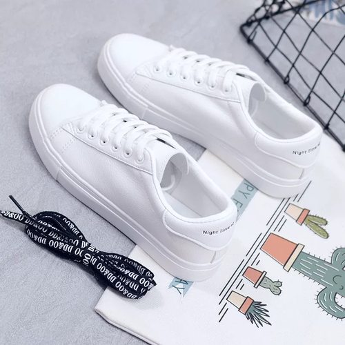 墨瓦墨瓦纯白男士休闲风百搭板鞋