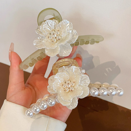 绿色山茶花抓夹小清新甜美磨砂
