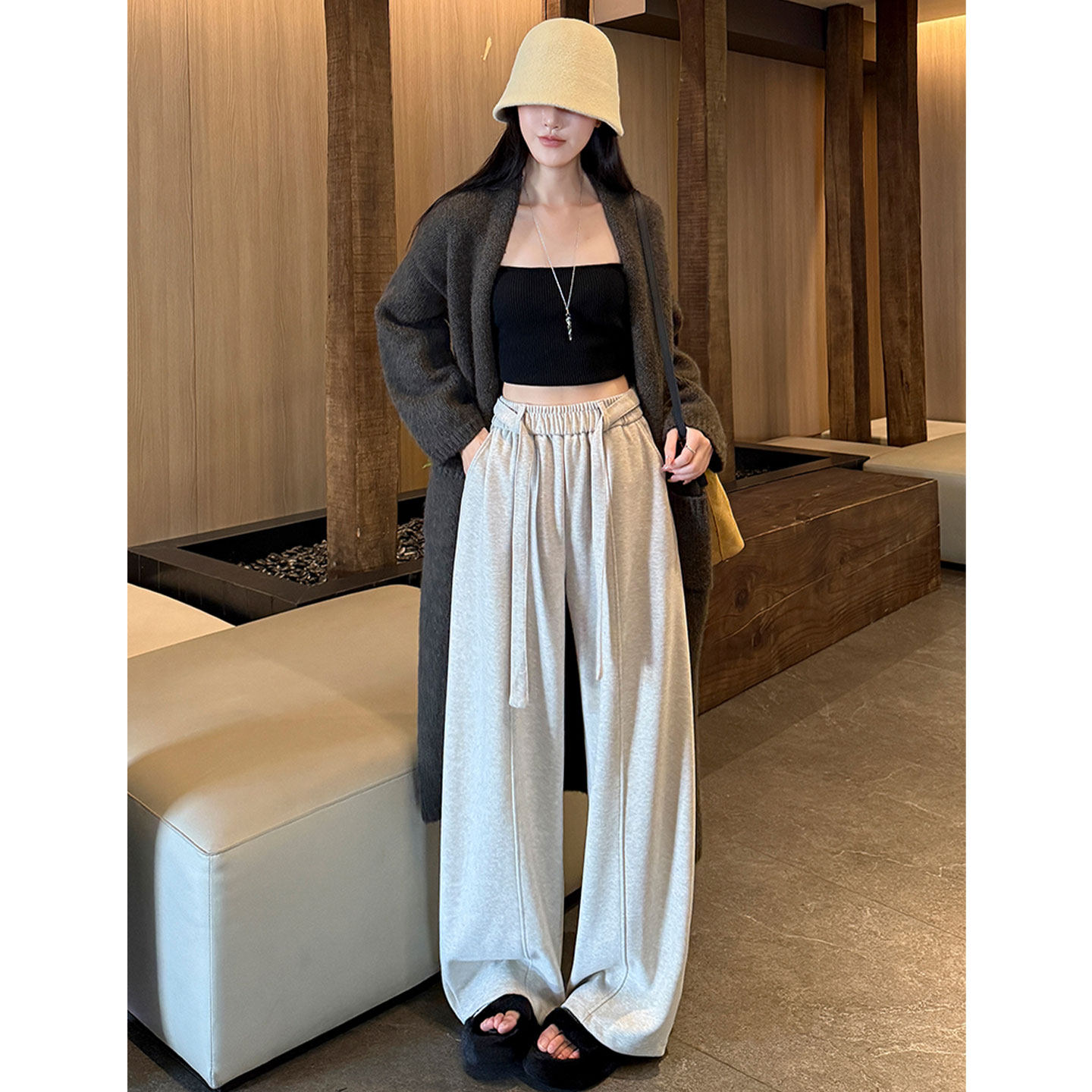 灰色抽绳微喇休闲裤女装秋冬新款韩系显瘦阔腿长裤超火的加绒裤子,女装/女士精品,休闲裤,淘宝优惠券,粉丝福利购,淘宝优惠卷