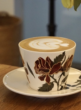 花间树里。复古丝绒玫瑰咖啡杯拿铁拉花杯茶杯下午茶手握咖啡杯子