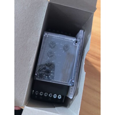 施耐德继电器RM35UB3N30全新原装拍前请询价