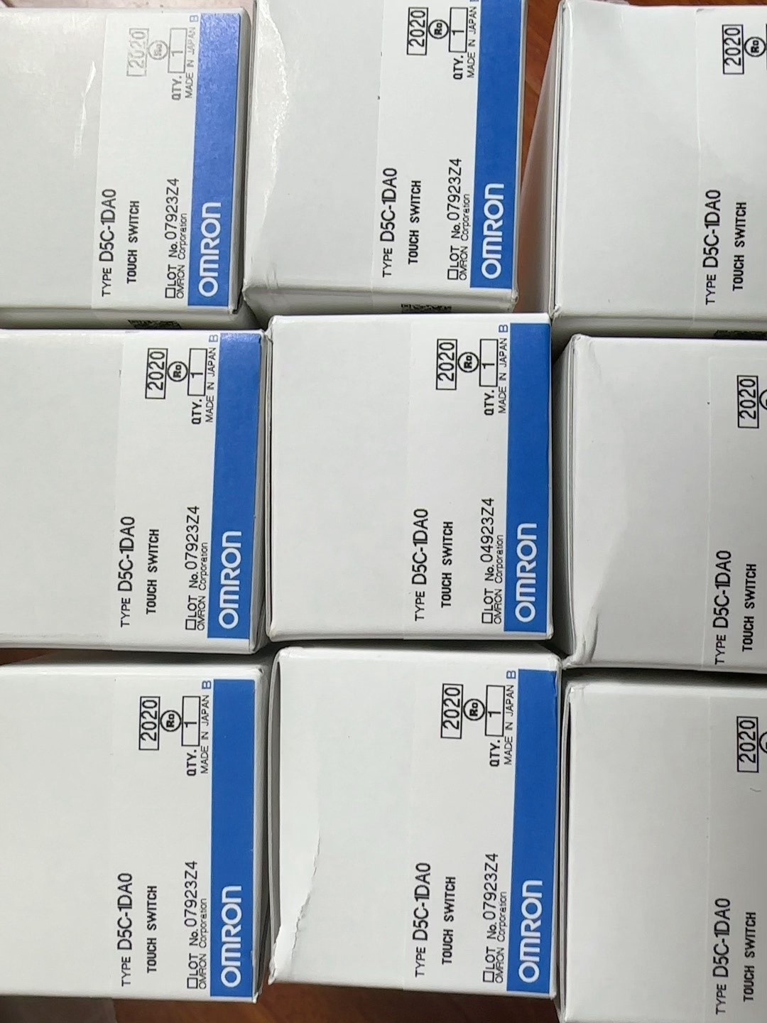 欧姆龙 D5C-1DA0 D5C-1DAO接触开关全新原装拍前请询价