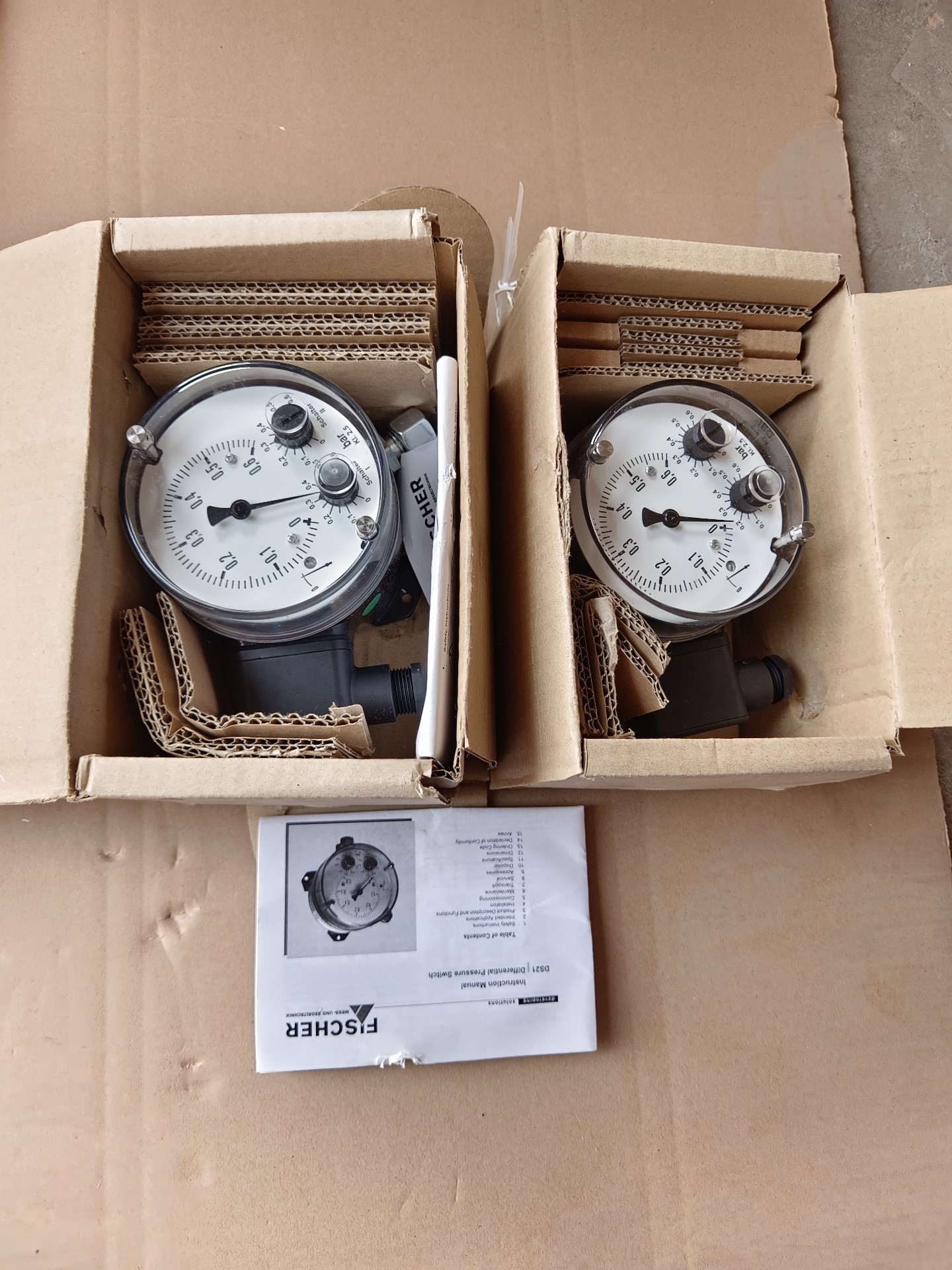 FISCHER压差表DS21010A21BK0000全新原装拍前请询价