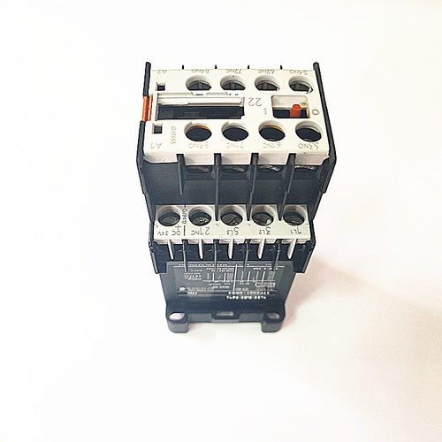 西门子直流接触器 3TF2001-0BB4配辅助3TX4422-2A  DC4V