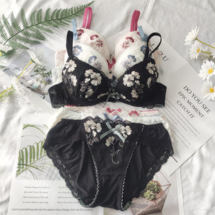 低鸡心圆盘胸文胸套装 日系花卉蕾丝花边内衣薄款 新款 2026年当季