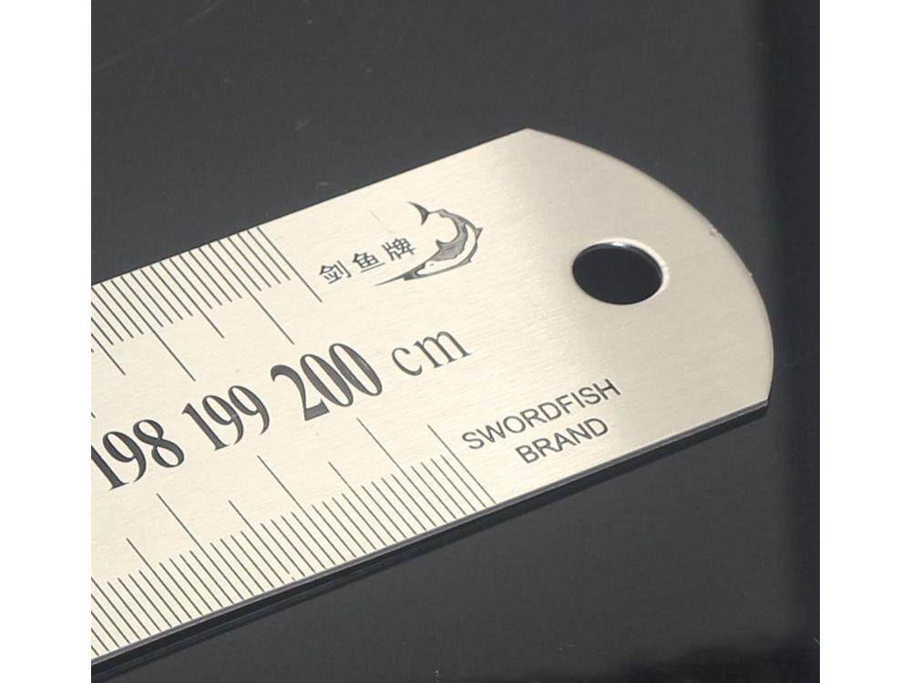 钢尺剑鱼牌200cm不锈钢直尺2mm测量尺大型切割尺加长钢尺1.2mm厚