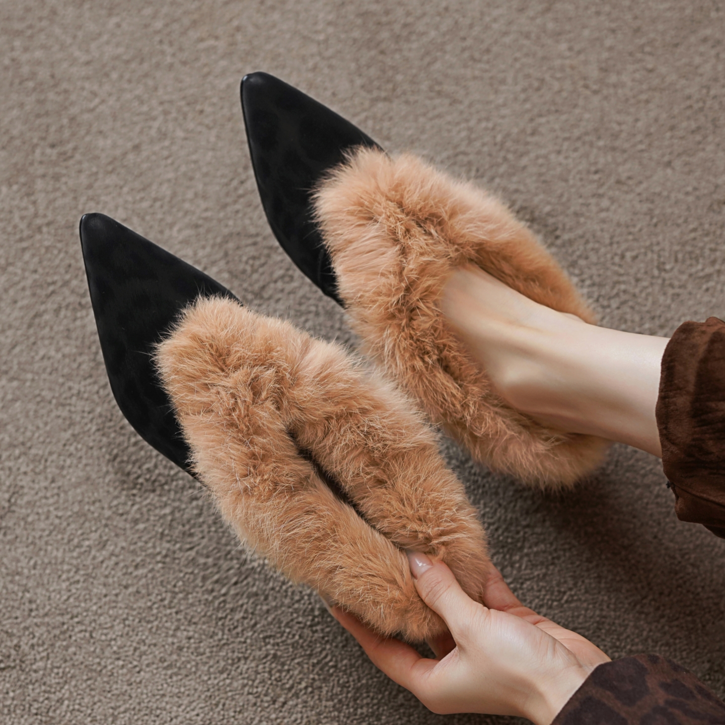 冬季新款真皮尖头加绒舒适中跟鞋