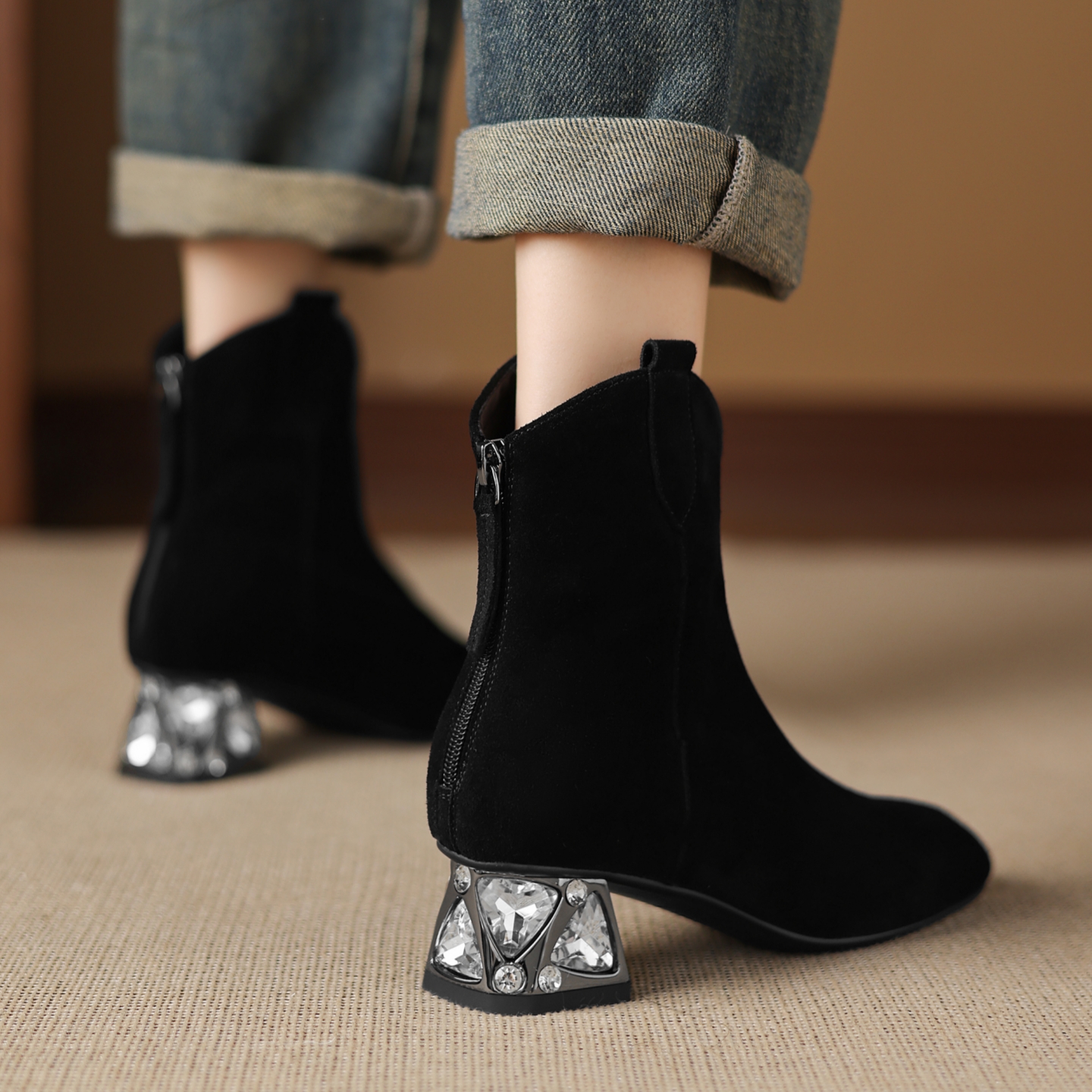 秋季简约百搭舒适短筒女靴潮款女