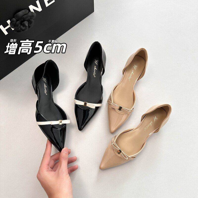 增高5CM镜面金属扣蝴蝶结中空凉鞋女2026新款小香风尖头漆皮单鞋