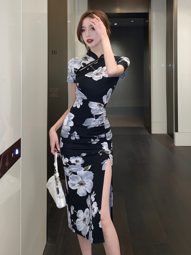 Retro cheongsam, brace, long dress, 2024 years, Chinese style, hip-accented, mid-length Retro cheongsam, brace, long dress, 2024 years, Chinese style, hip-accented, mid-length
