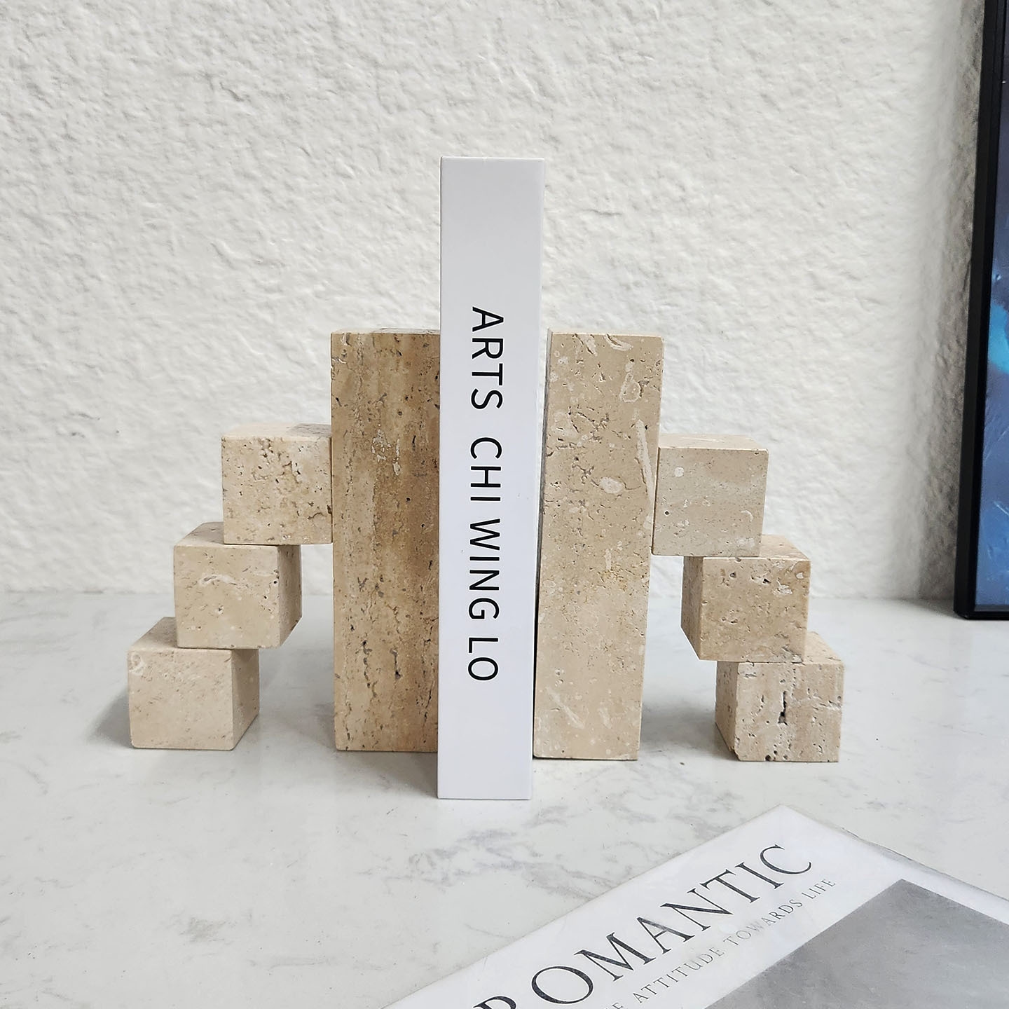 现代轻奢黄洞大理石装饰品