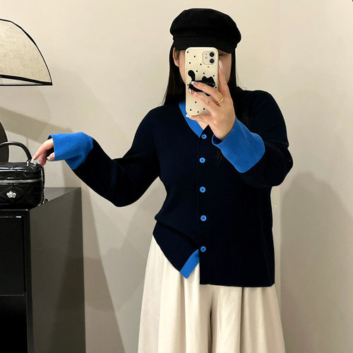 大码女装设计感撞色v领上衣2025秋胖mm宽松休闲针织开衫乃粒22836