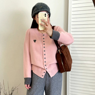 乃粒23255大码女装长袖上衣女刺绣爱心外套2025冬款胖mm针织开衫