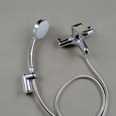 科勒挂墙式浴缸花洒洒浴花