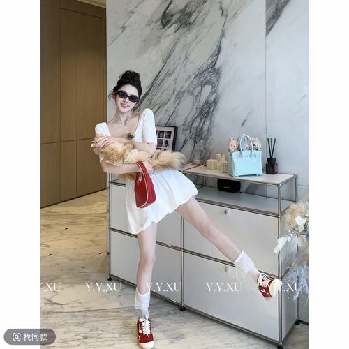 简约气质修身显瘦短款连衣裙女