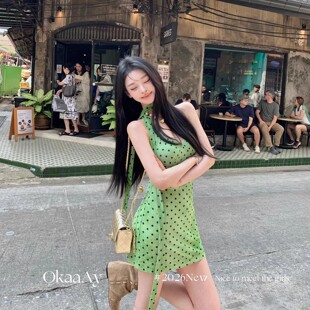 伊甸园游记夏季法式复古度假风波点挂脖V领掐腰连衣裙