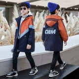 Осенняя демисезонная куртка для мальчиков, детский плащ с капюшоном, коллекция 2023, подходит для подростков, в западном стиле, детская одежда