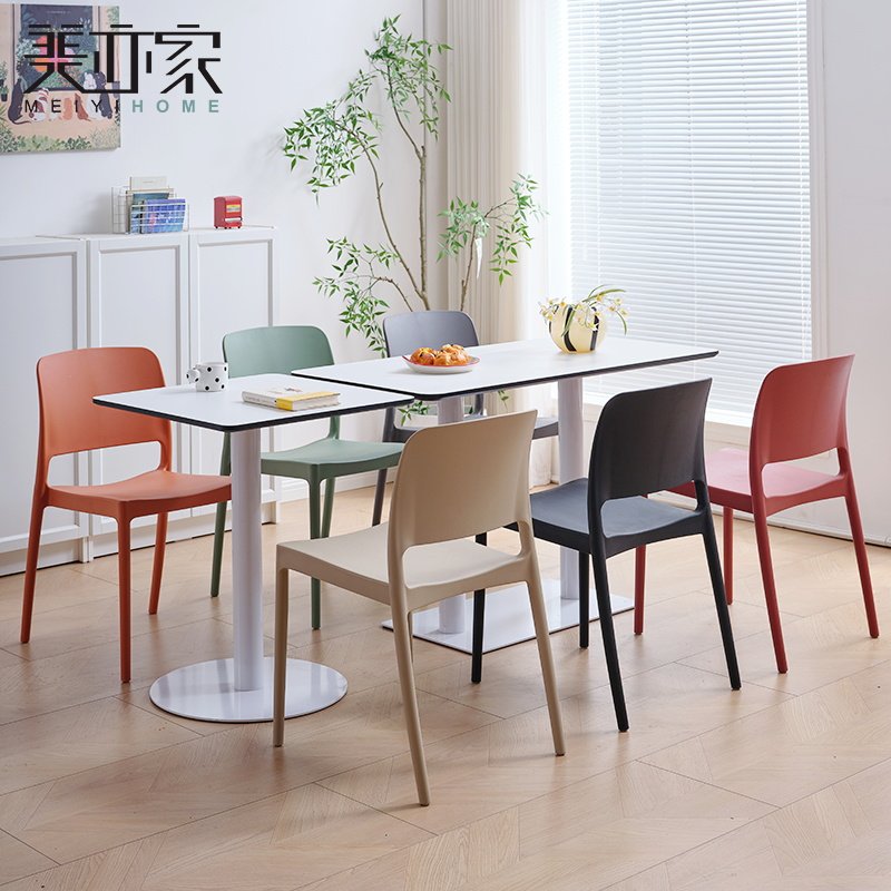 现代简约餐厅桌椅组合轻奢高级感休闲桌椅看书网红两椅一桌茶桌椅