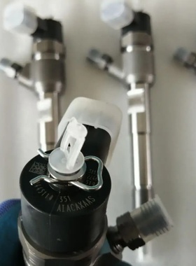 0445110351共轨喷油器INJECTOR 适用阿尔法罗密欧菲亚特福特