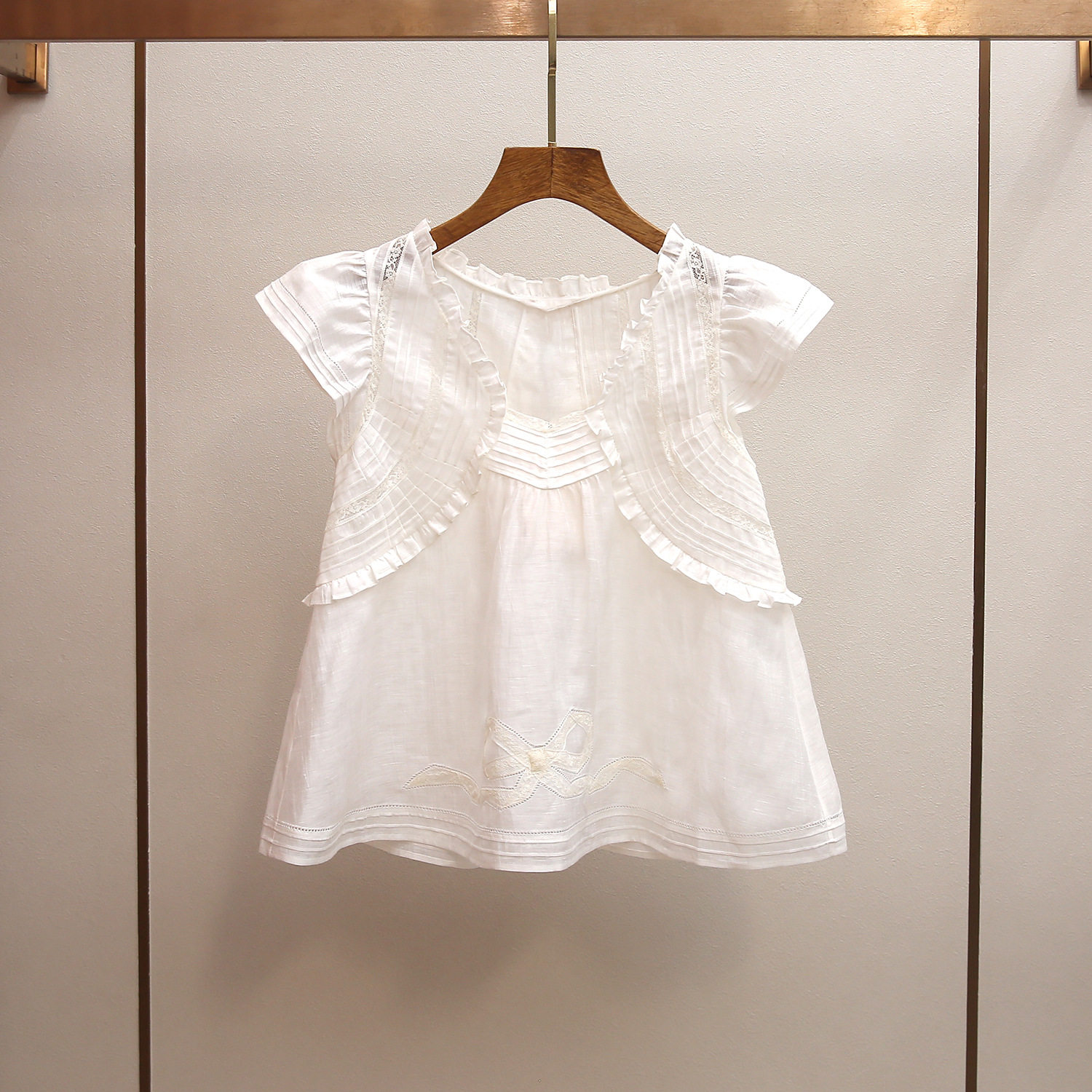 深圳南油高端女装2026春夏季新款减龄时尚设计感飞飞袖衬衫女上衣