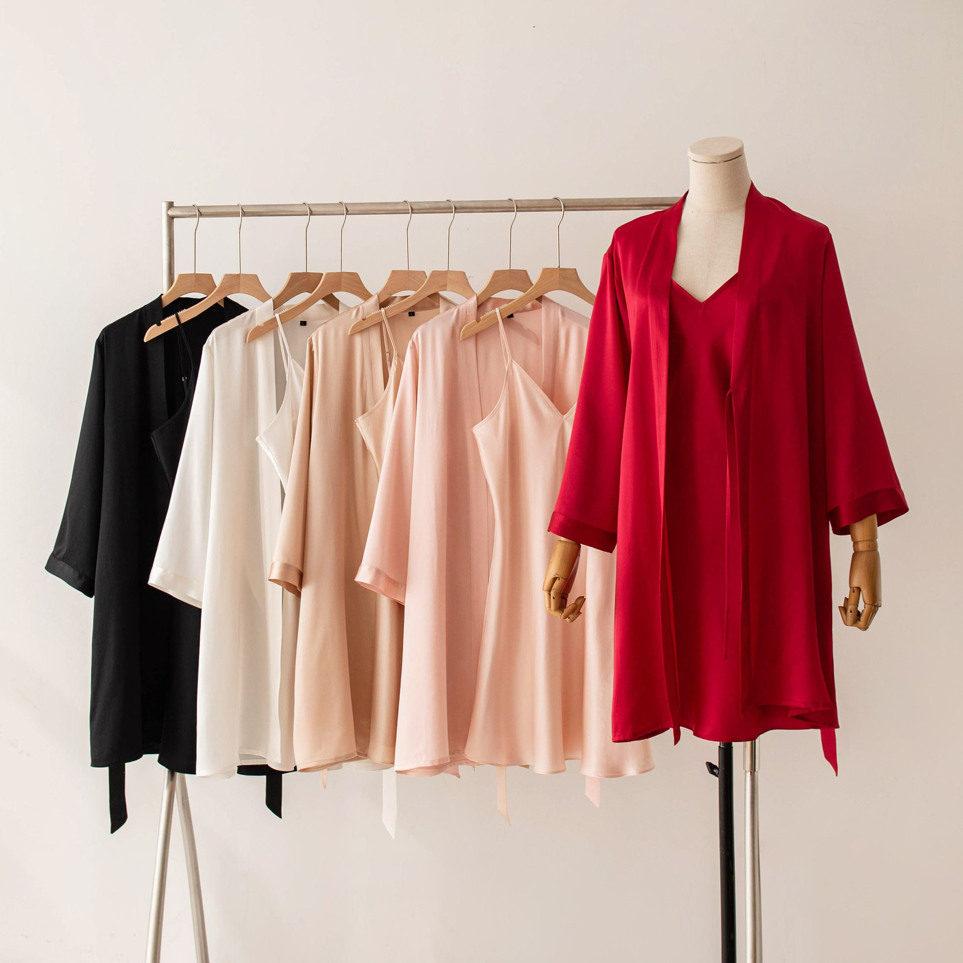 夏季真丝吊带睡袍两件套婚礼晨袍红色性感丝绸睡衣套装法式家居服