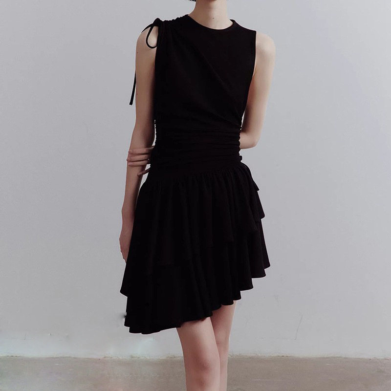 FUSS 空中芭蕾_蓬松轻柔触感_解构设计感_纯黑不对称针织连衣裙20