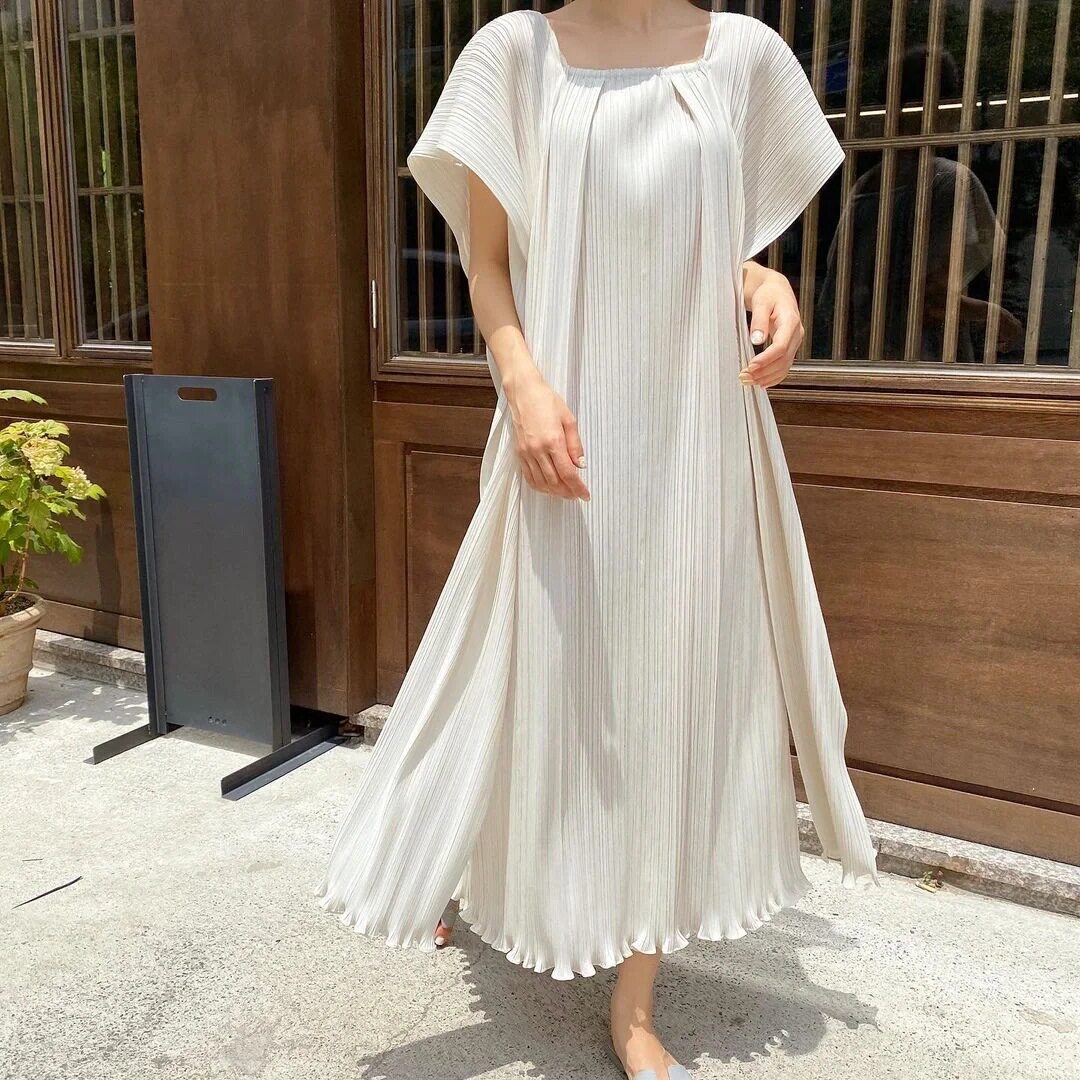 三宅风方领宽松褶皱连衣裙女蝙蝠袖垂感加肥孕妇装长款A字裙洋气