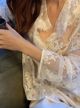 ALL IN秋冬新款法式蕾丝衬衣翻领娃娃衫毛衣内搭衬衫