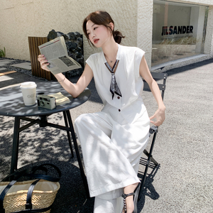 白色简约丝巾装饰V领马甲套装2025夏季韩系气质阔腿裤淡人两件套图片