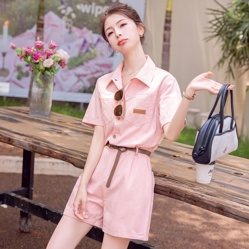工装粉色连体裤女夏季新款收腰显瘦韩系小个子休闲减龄连衣短裤，女装连体裤，新风尚