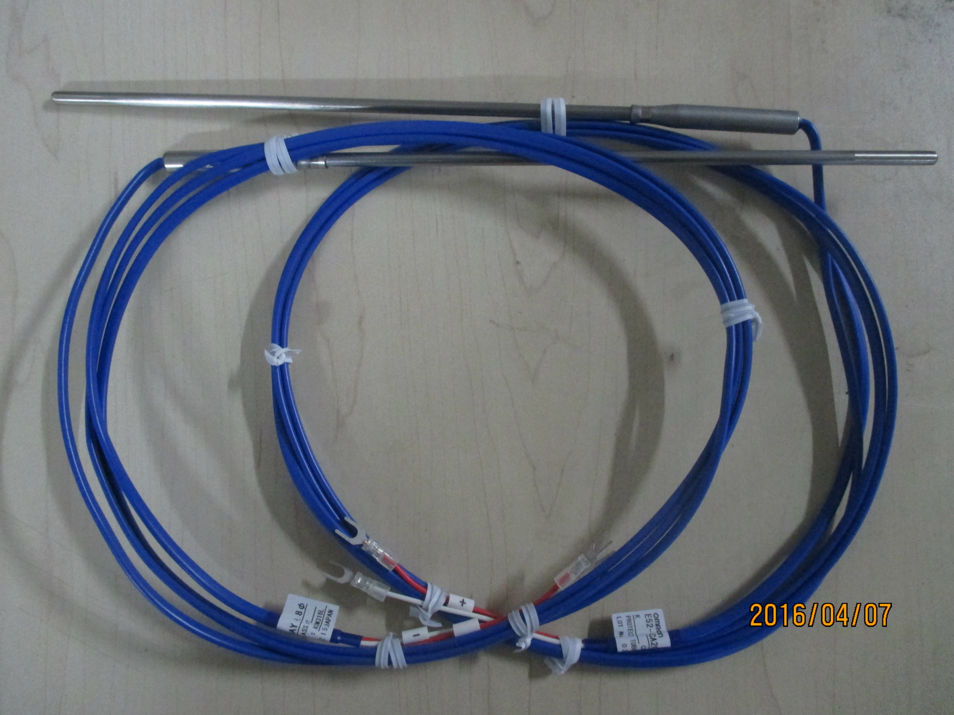 欧姆龙温度传感器E52-CA20AY D=4.8 2M