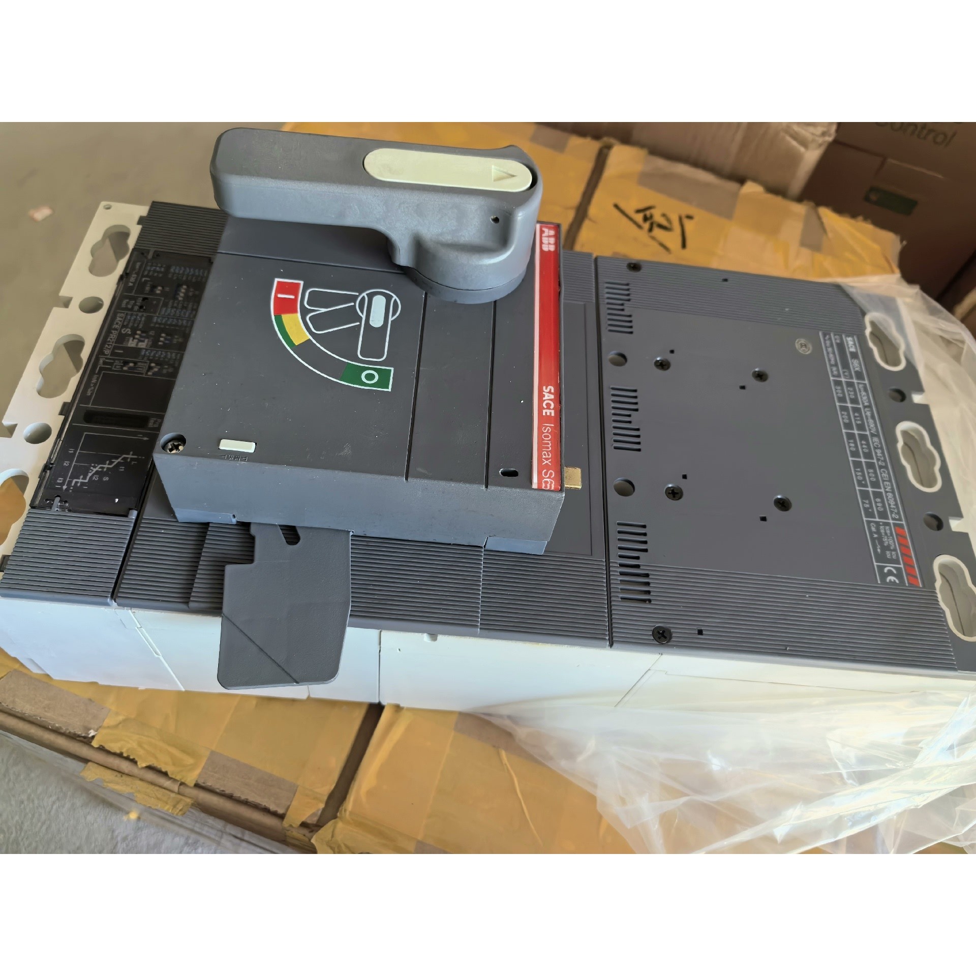 ABB塑壳断路器S6X 630A  PR212/P-LSI 3P 800A全新原装拍前请询价