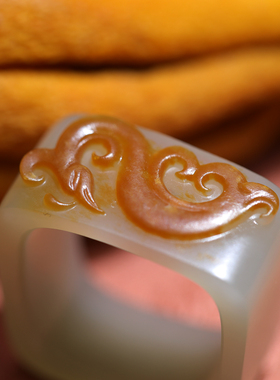 【姑苏润石堂】在售5.4克新疆和田玉籽料红皮青玉凤凰玉戒