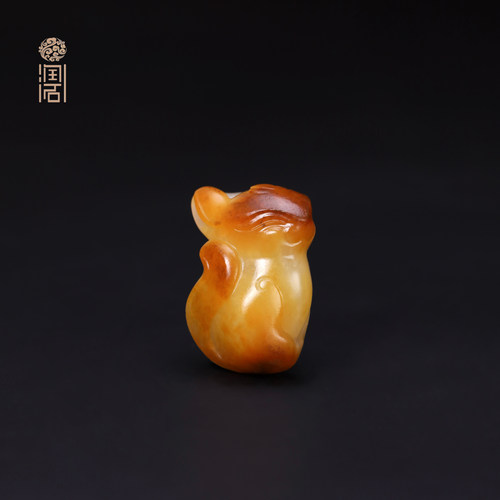 【姑苏润石堂】在售5.1克新疆和田玉籽料黄沁带玉种灵狐吊坠