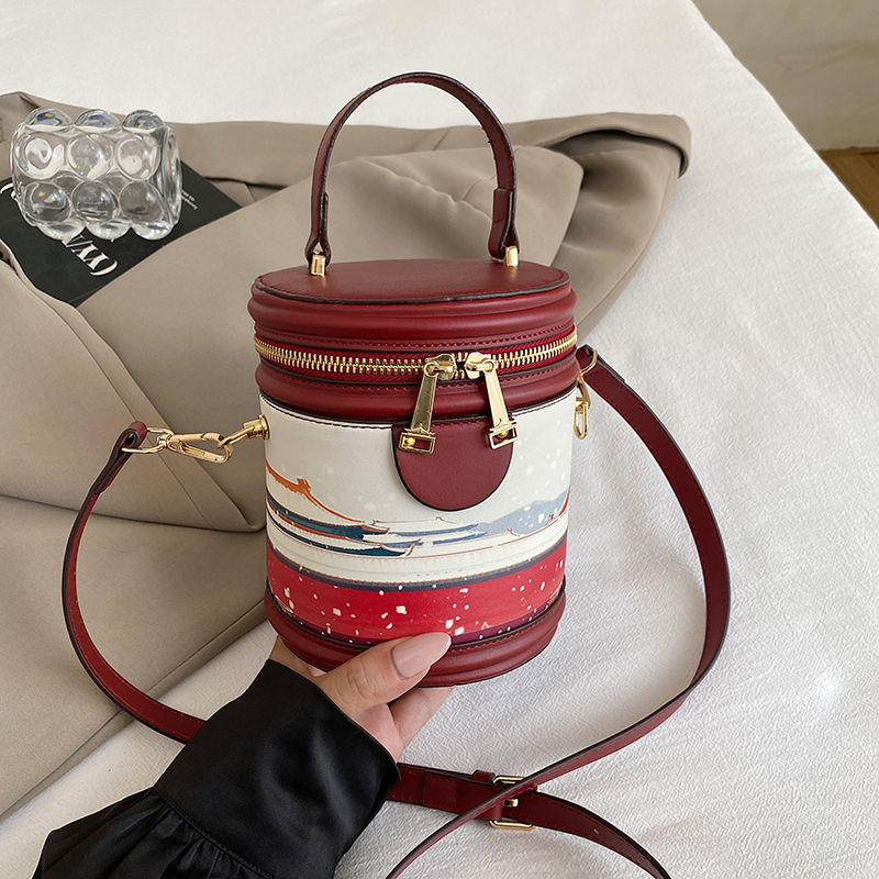 单肩斜挎包高级感时尚圆筒包