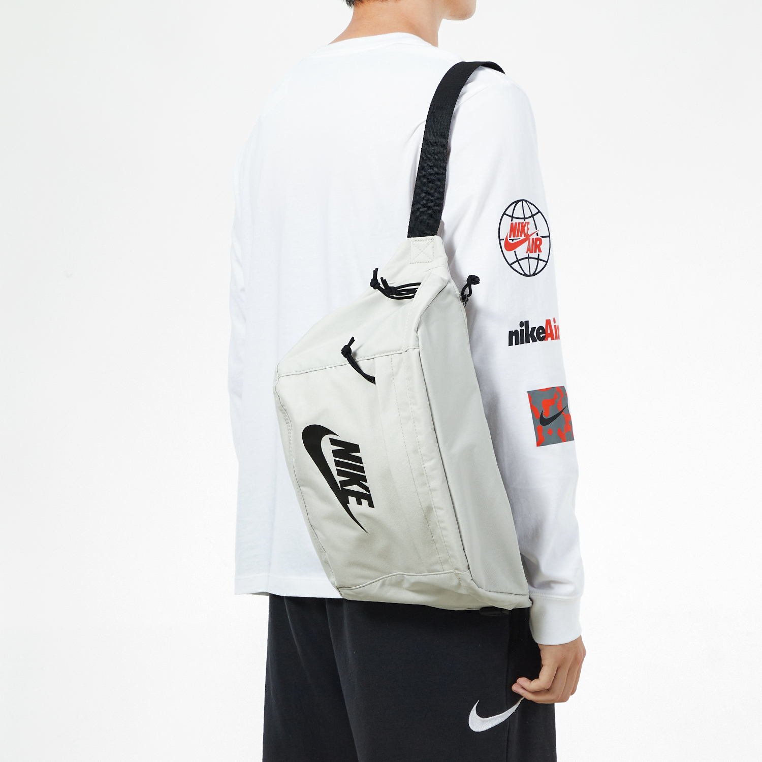 Nike/耐克斜跨包男包女包大容量运动休闲日常通勤包BA5751
