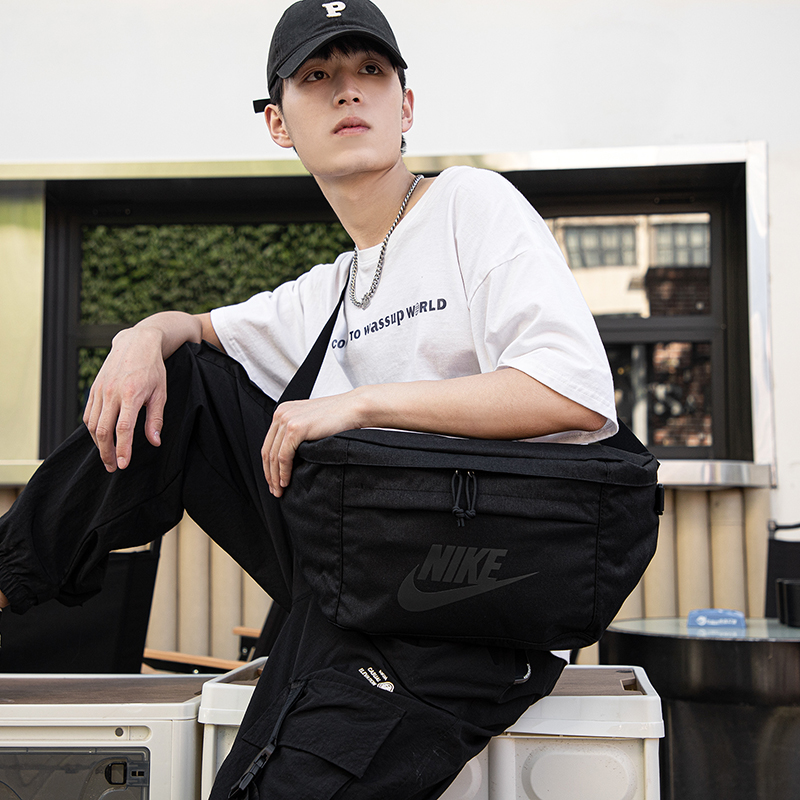 Nike/耐克斜挎包男包女包大容量运动休闲日常通勤包BA5751