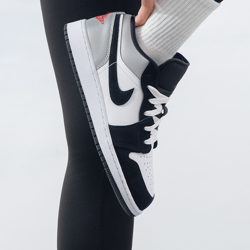 Nike/耐克篮球鞋大童鞋女鞋AIR JORDAN 1休闲运动鞋HF3188-106