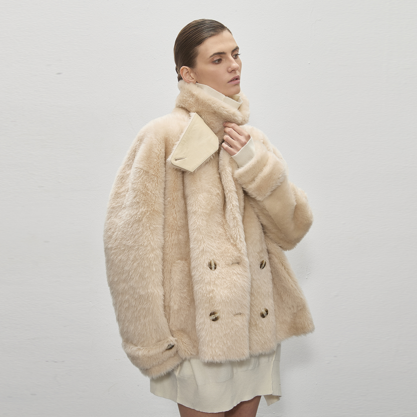 DukeCat/进口拉贡皮毛一体女皮草