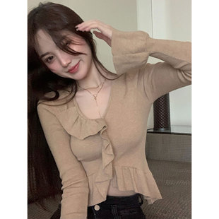 不规则长袖 胖mm荷叶边喇叭袖 打底上衣 女秋冬大码 纯欲木耳边针织衫