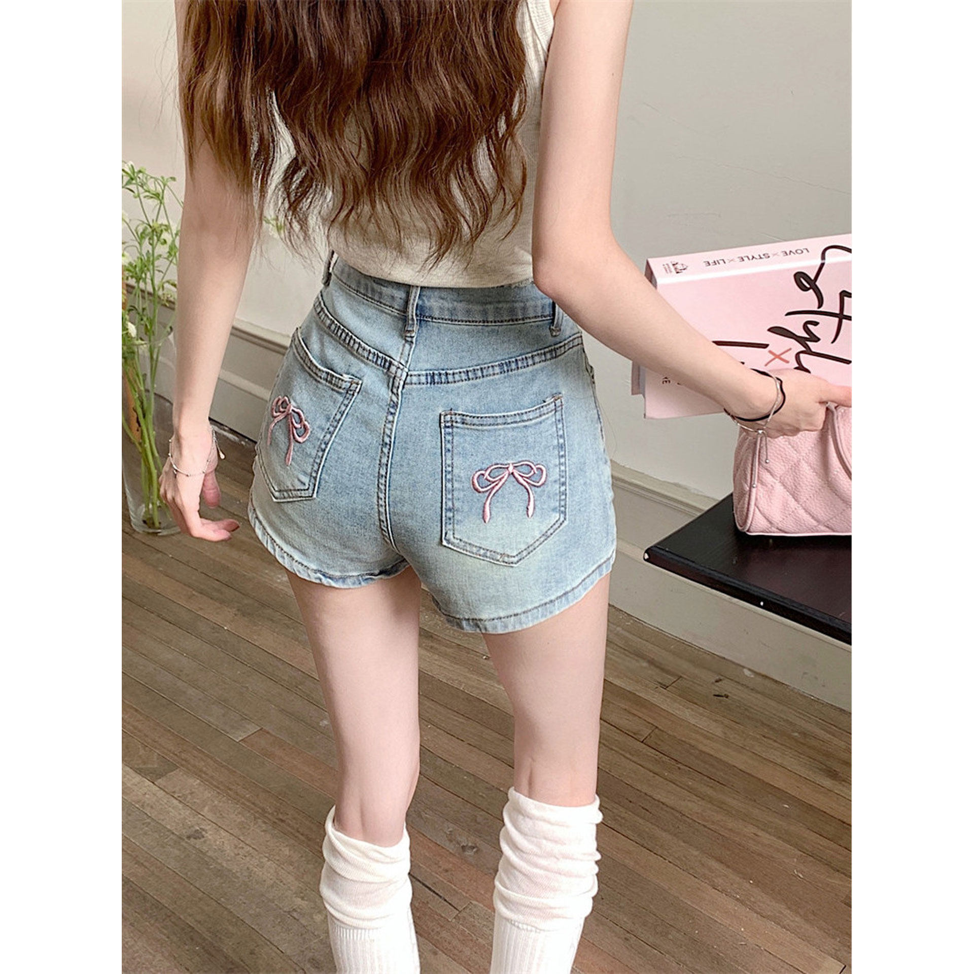 美式辣妹牛仔短裤女夏季新款大码胖mm高腰刺绣a字超短裤紧身热裤
