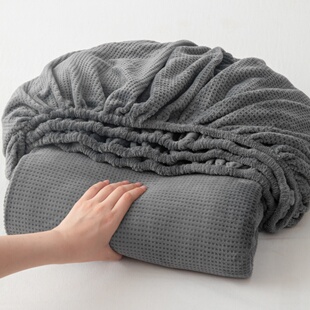 深灰纯色华夫格剪花牛奶绒床笠单件碳灰色冬季加厚绒防滑床垫套罩