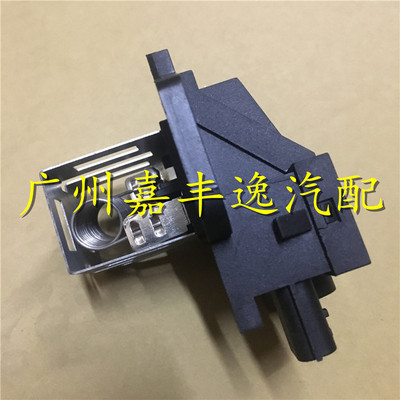 适用汽车19-20年14代轩逸B18风扇电阻电子扇继电器风扇控制器模块