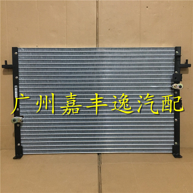 适用于90-99年大霸王TCR10双压板R134管带空调散热器冷凝器散热网