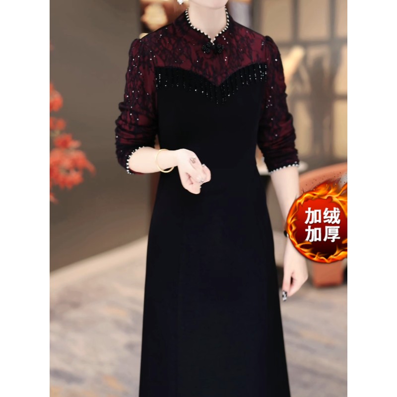 高端时尚气质复古加绒加厚保暖连衣裙2025冬季新款减龄中长款裙子