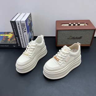 韩版小白鞋女2026春季新款百搭超火松糕厚底运动鞋不累脚休闲板鞋