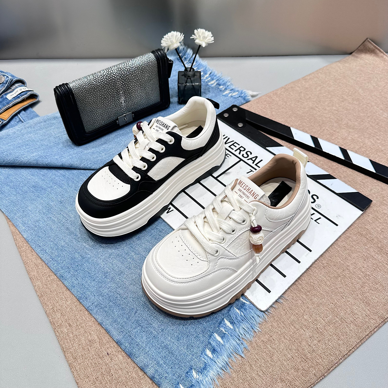 欧货2025秋冬季新款板鞋松糕厚底超轻小白鞋女圆头系带休闲运动鞋