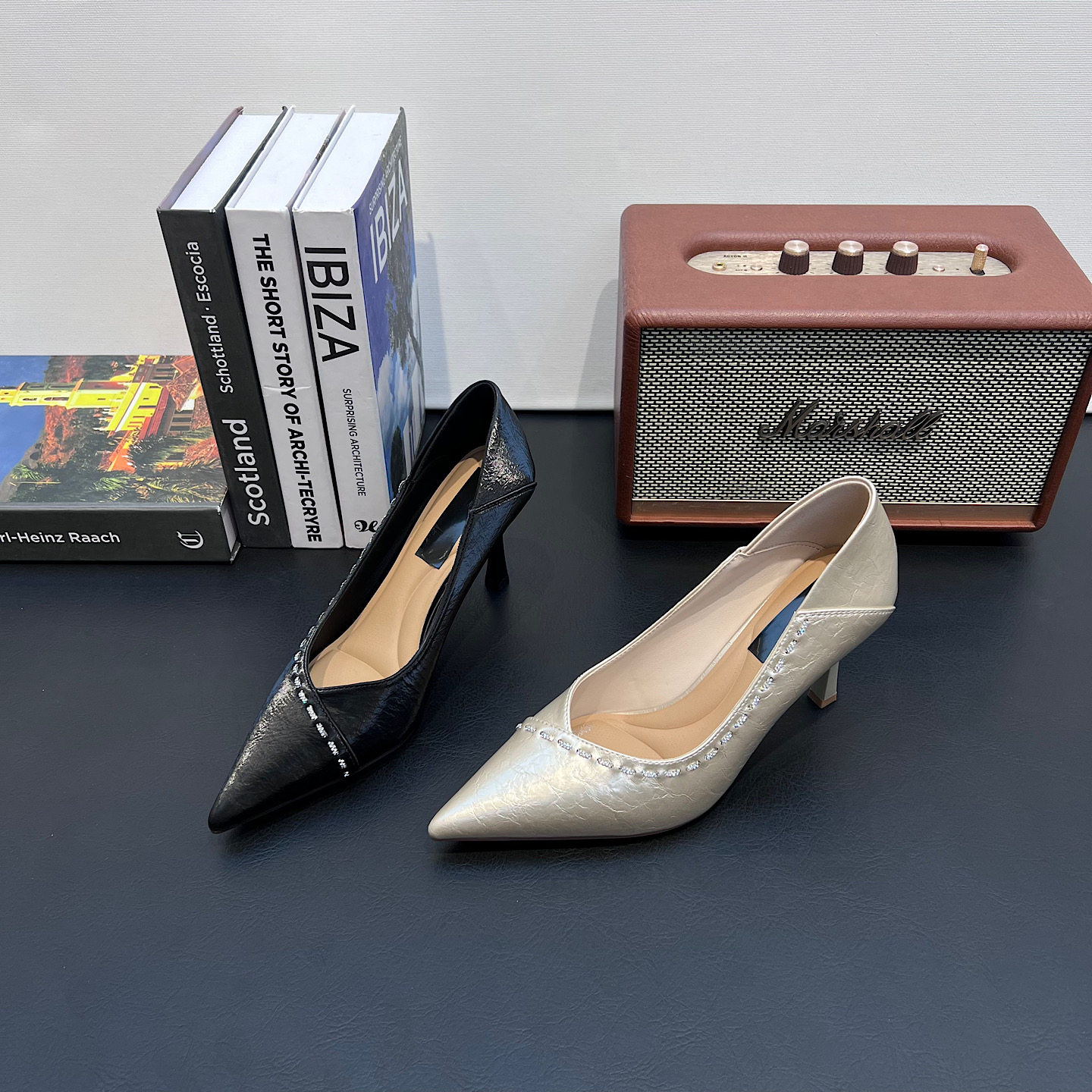 法式软皮尖头单鞋女2026新款气质细跟不累脚高跟鞋黑色低跟工作鞋