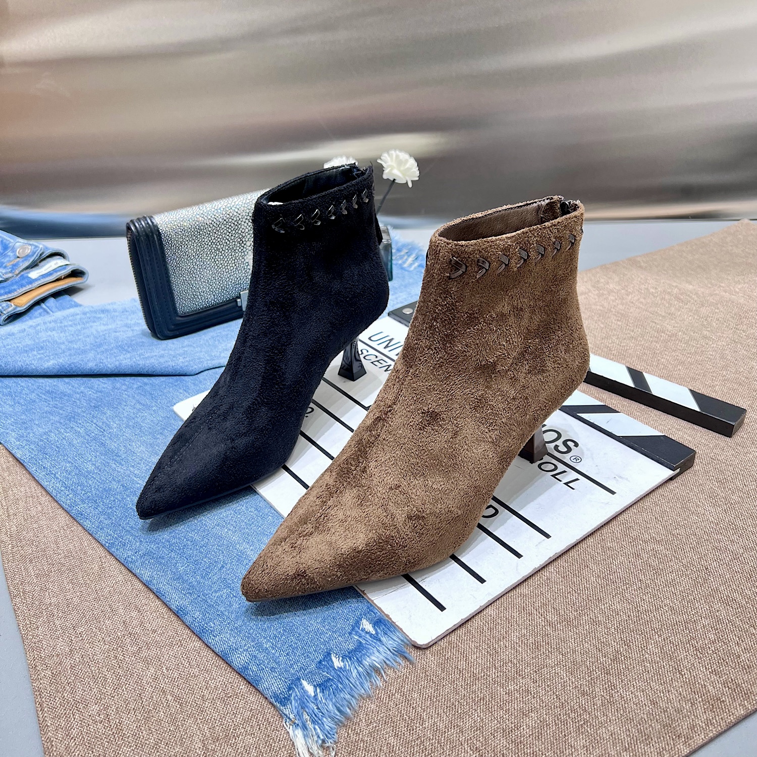 欧货2025秋冬季新款时装靴低跟细高跟短靴女靴百搭加绒尖头瘦瘦靴